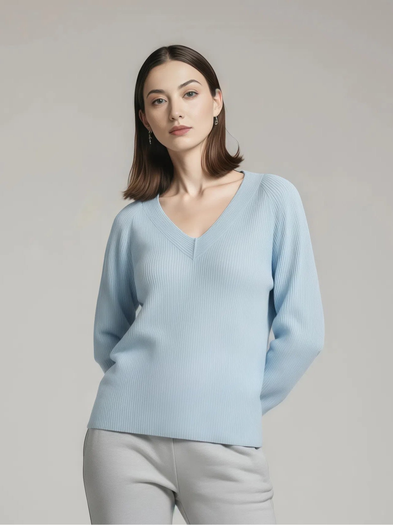 Sweter dzianinowy z dekoltem w serek