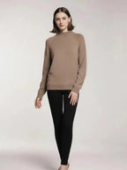 Krótki kaszmirowy sweter z półwysokim kołnierzem