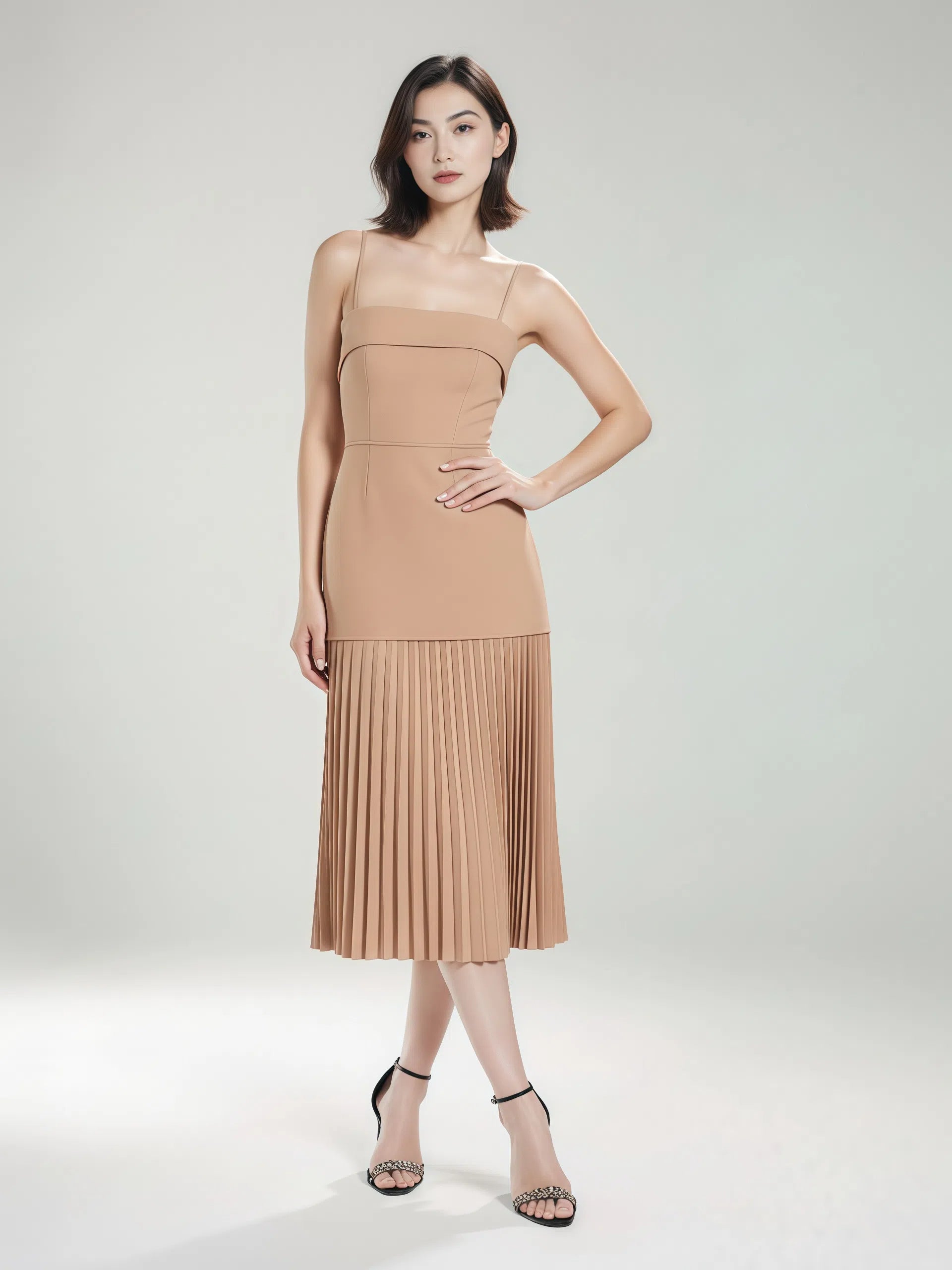 Plisowana sukienka na ramiączkach