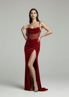 Aksamitna sukienka z kryształkami na studniówkę 2026