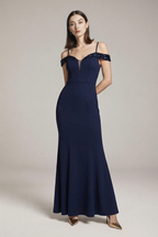 Sukienka typu off-neck na studniówkę 2026