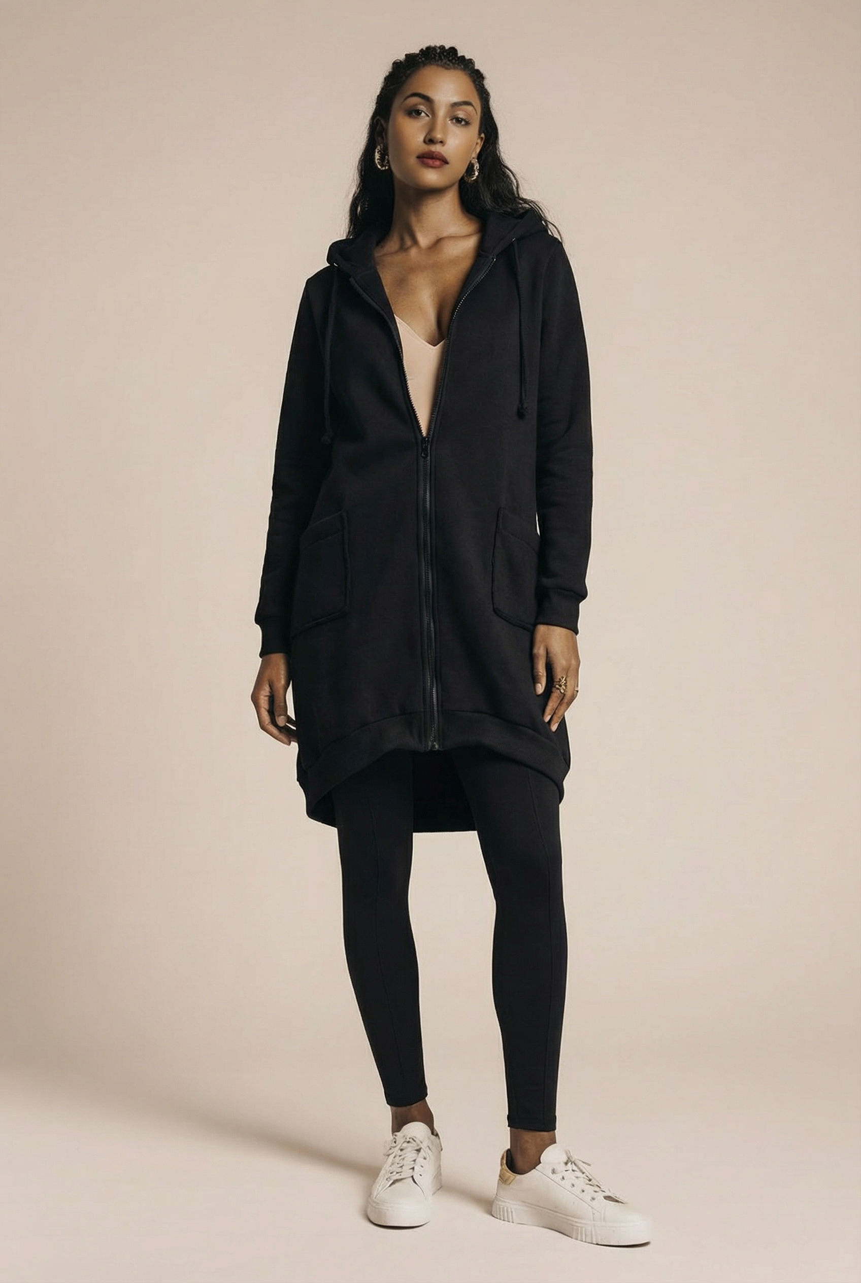 Czarna bluza sportowa z kapturem