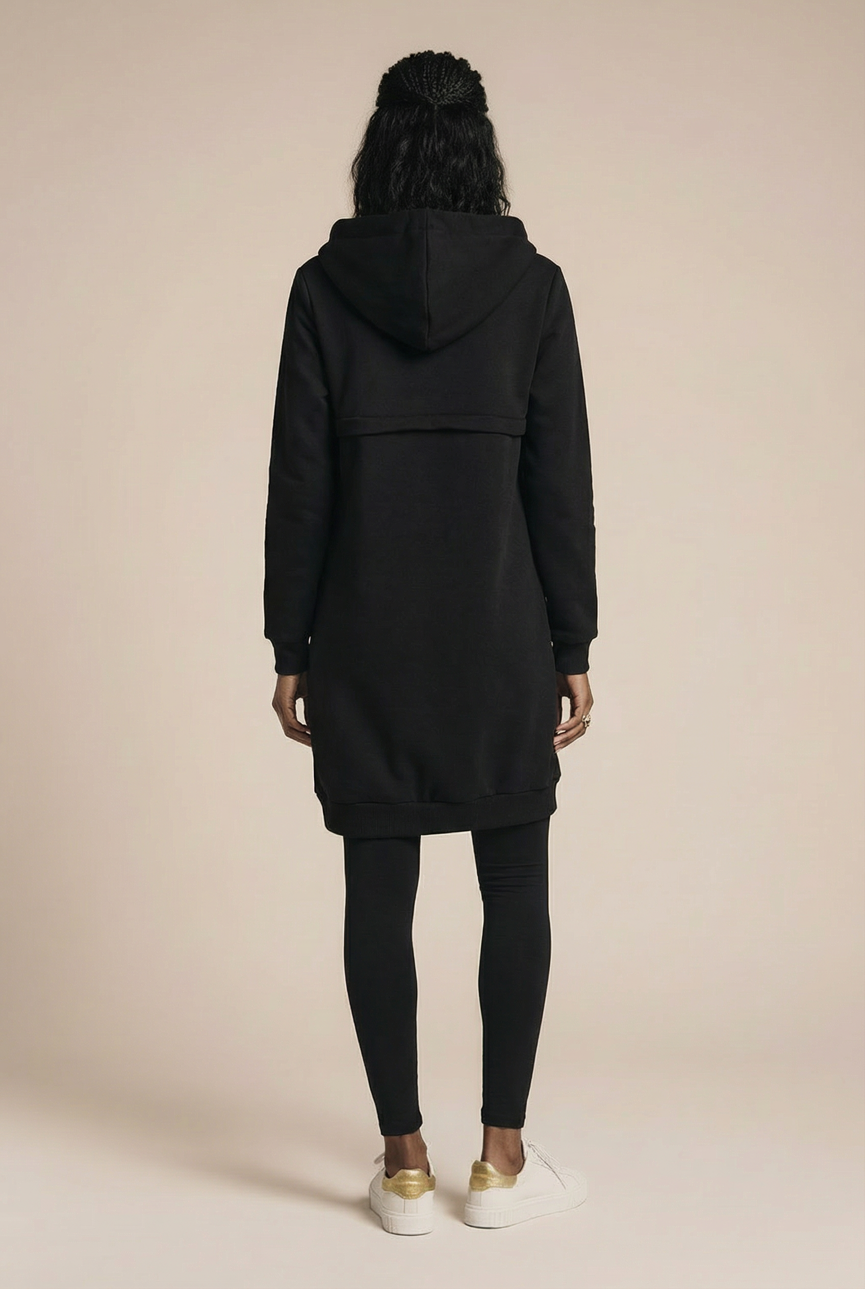 Czarna bluza sportowa z kapturem