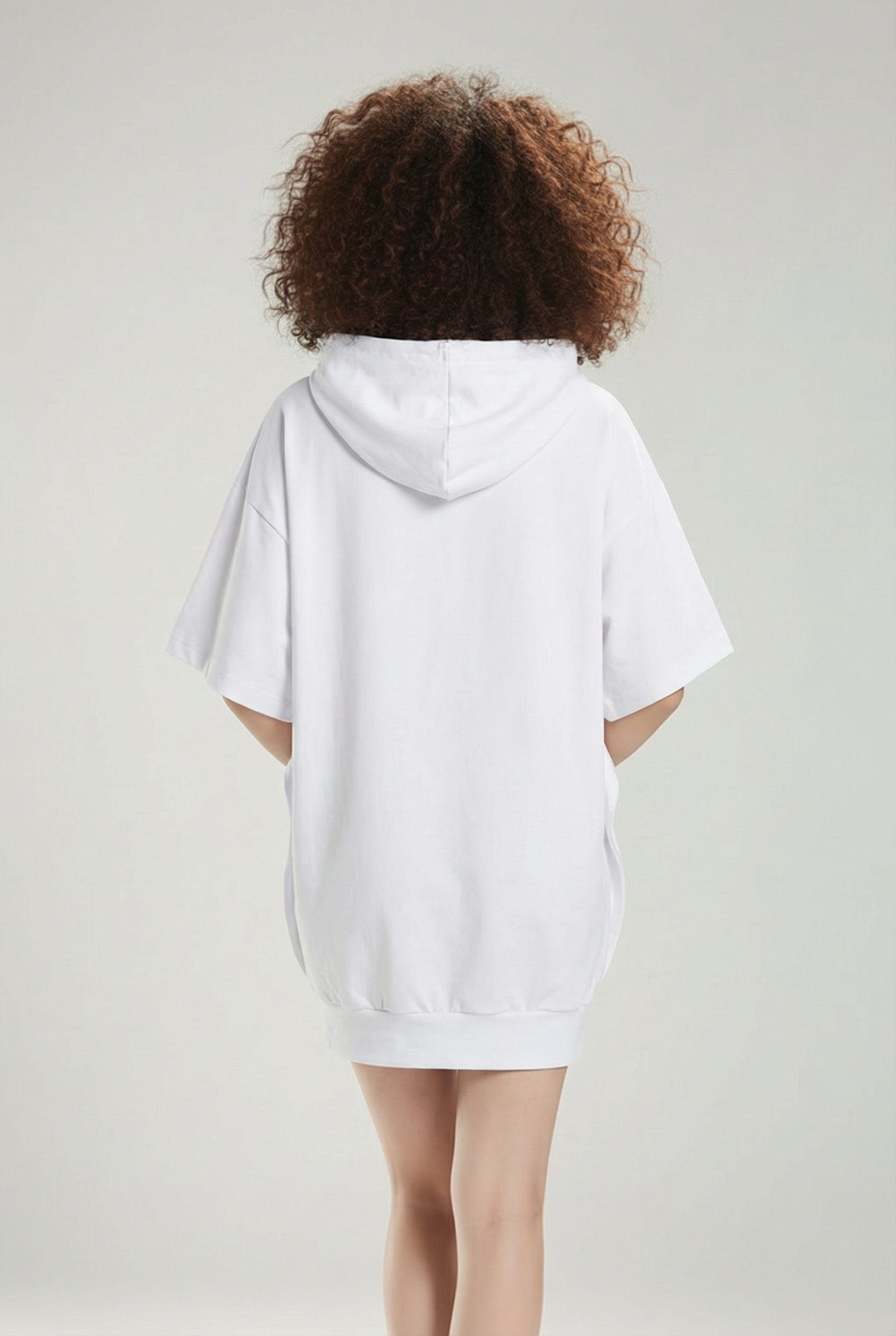 Uniwersalna biała bluza sportowa