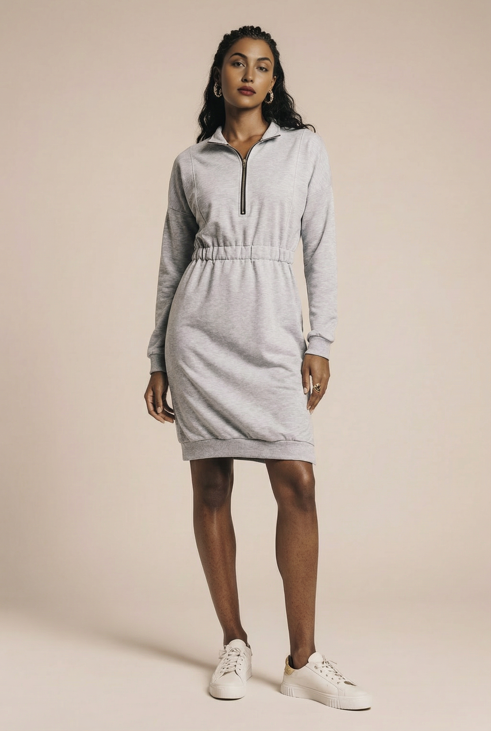 Sukienka w stylu bluzy sportowej