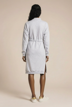 Sukienka w stylu bluzy sportowej