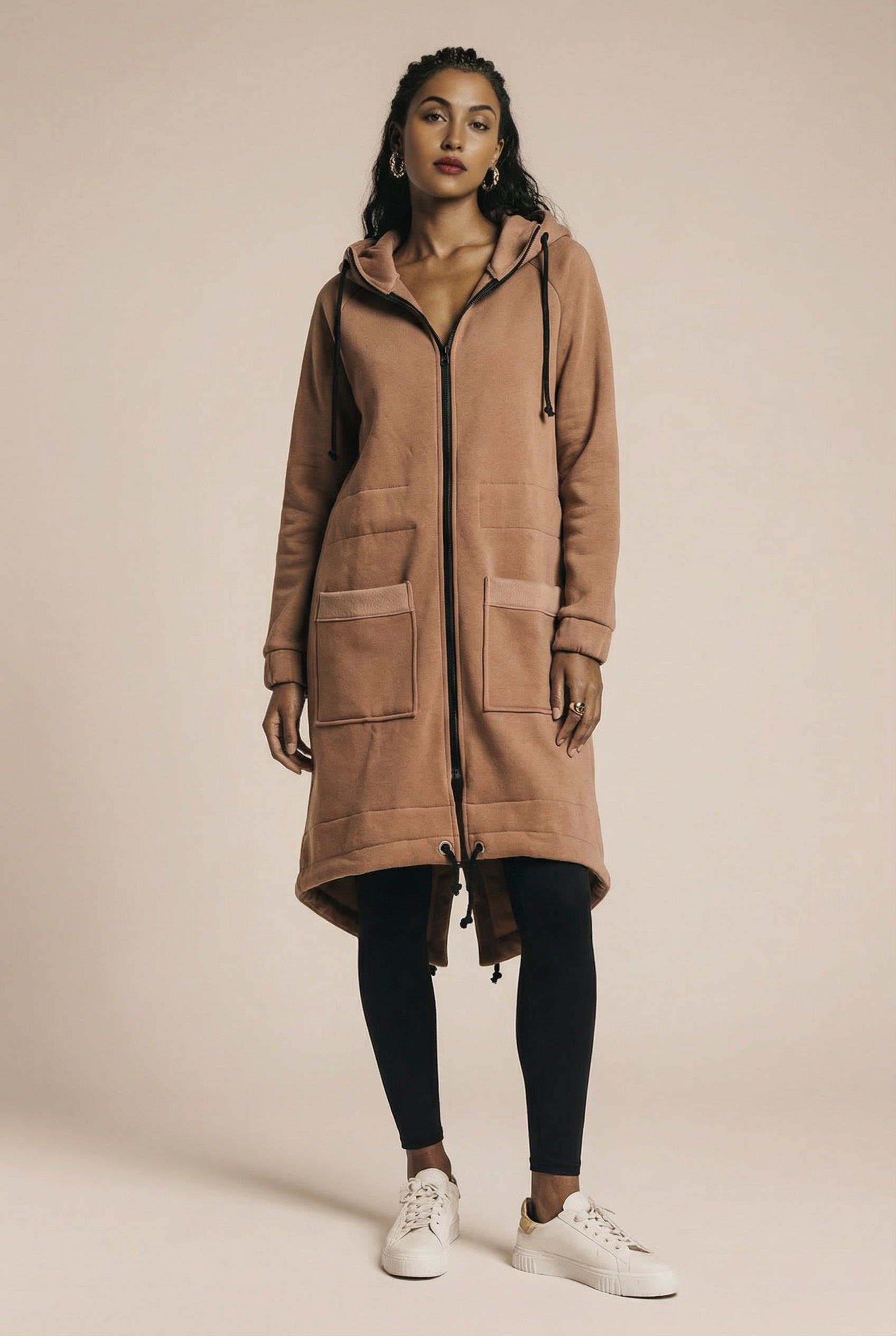 Długa bluza sportowa z kapturem