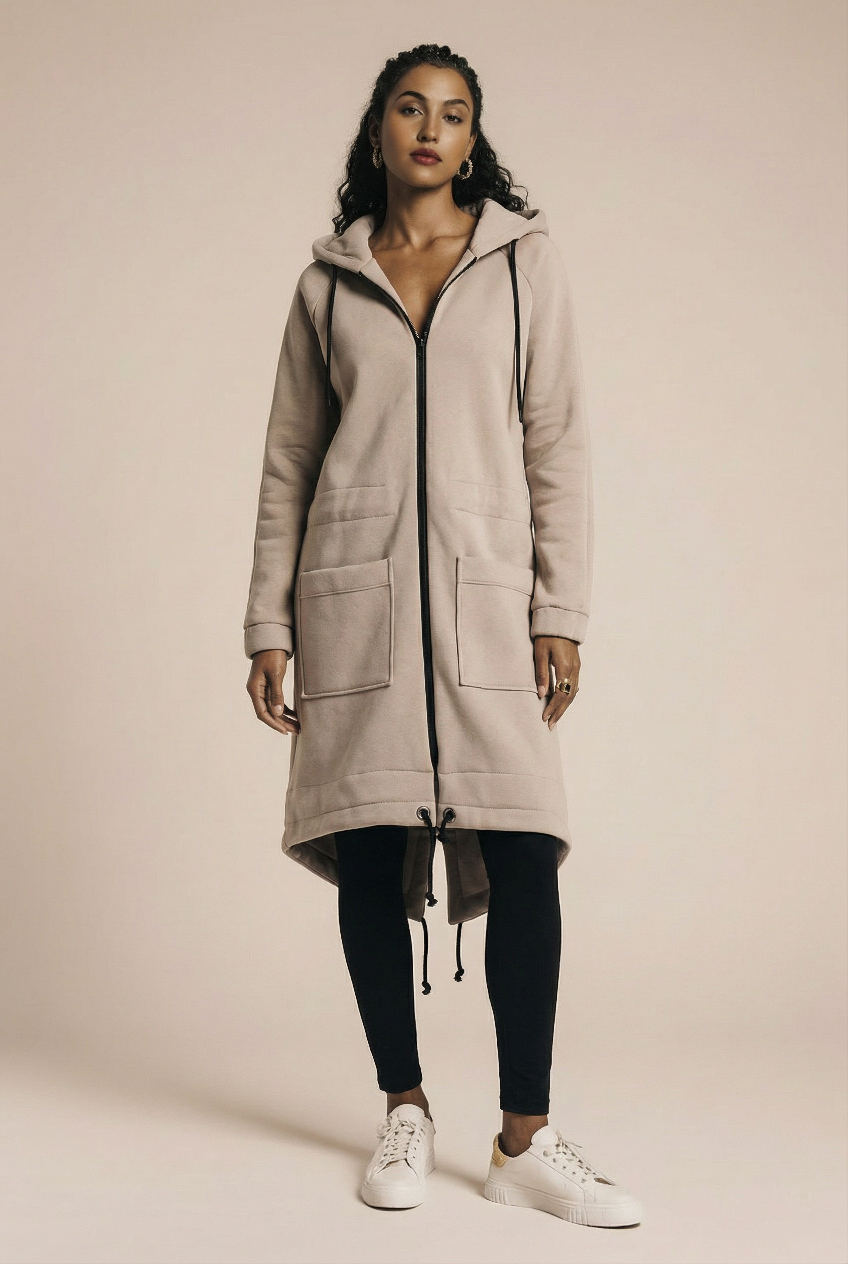 Długa bluza sportowa z kapturem