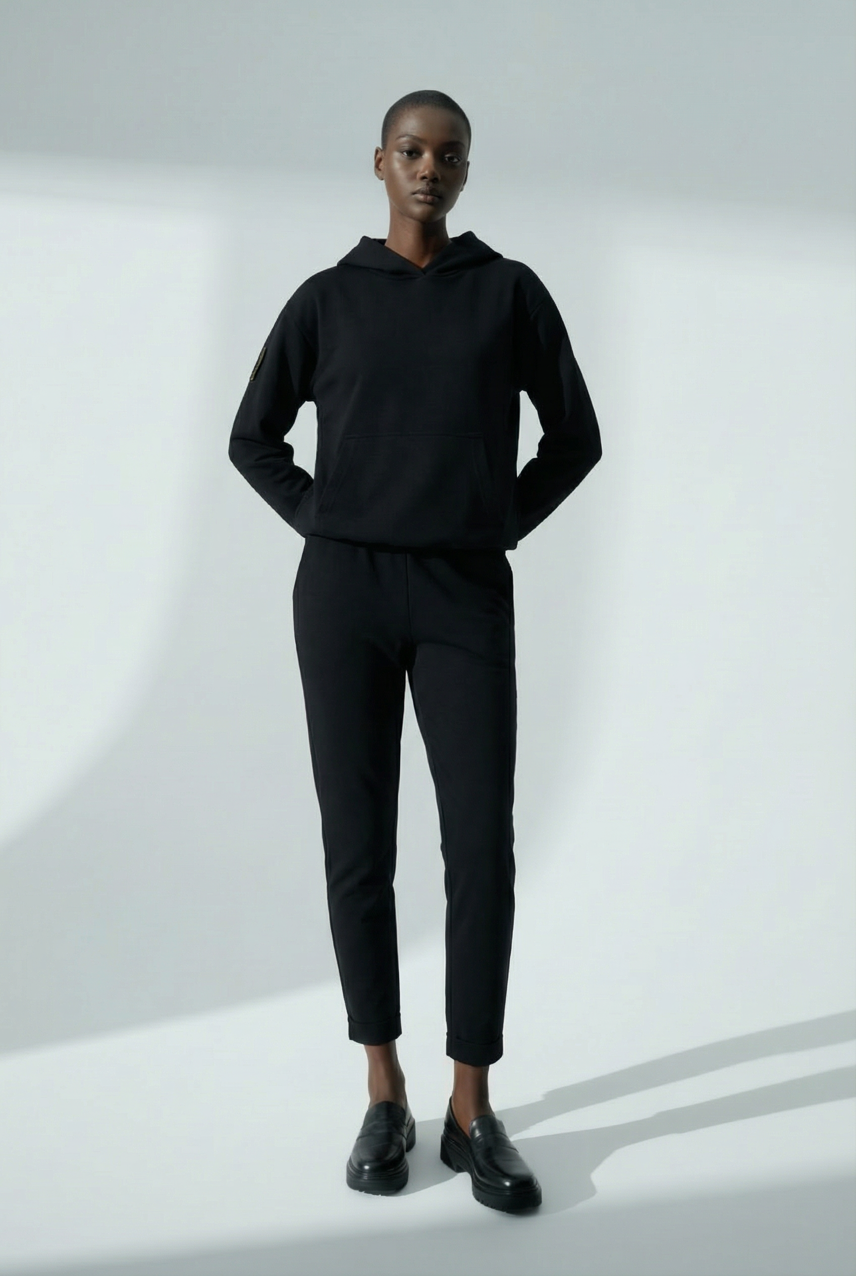 Bluza sportowa kangurka z kapturem