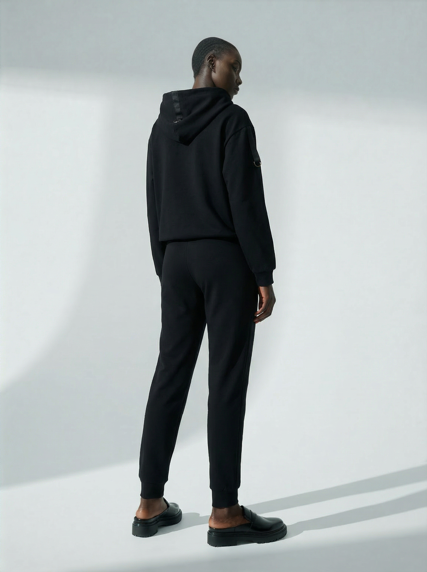 Bluza sportowa kangurka z kapturem