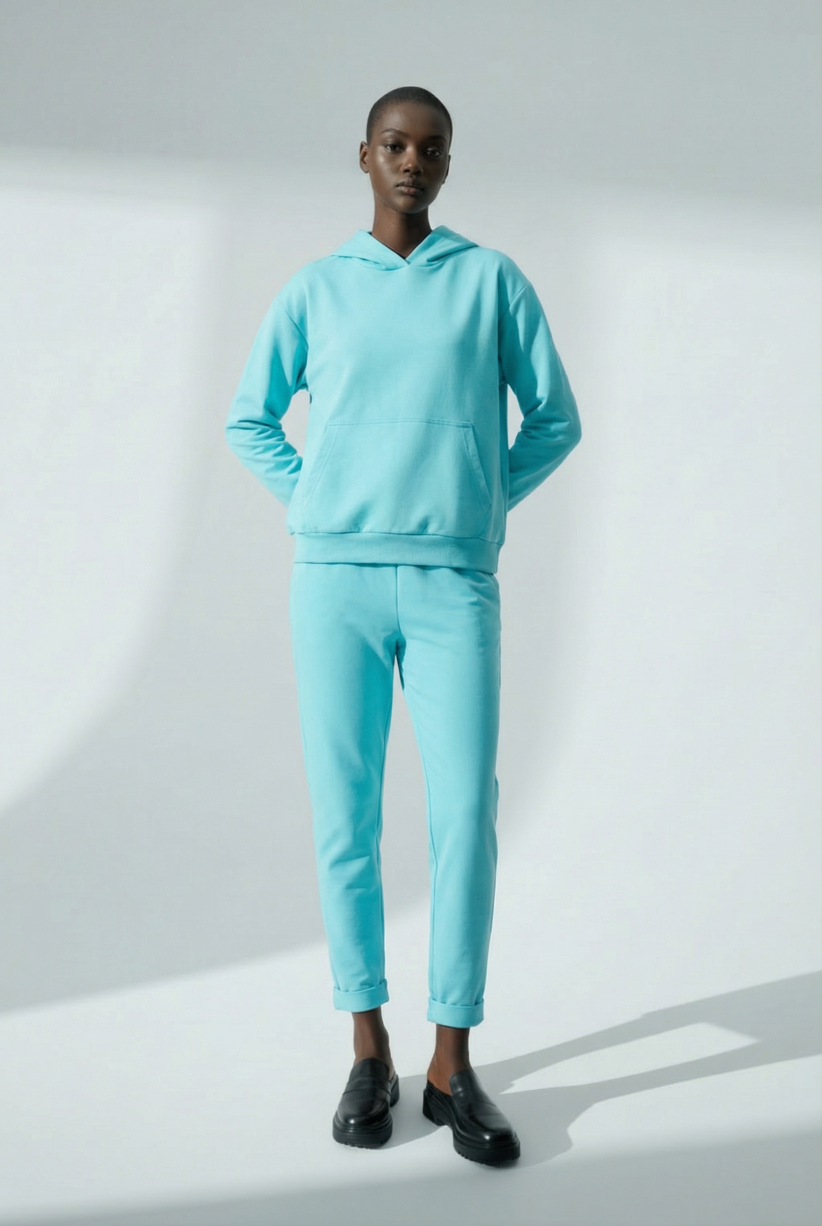 Bluza sportowa kangurka z kapturem