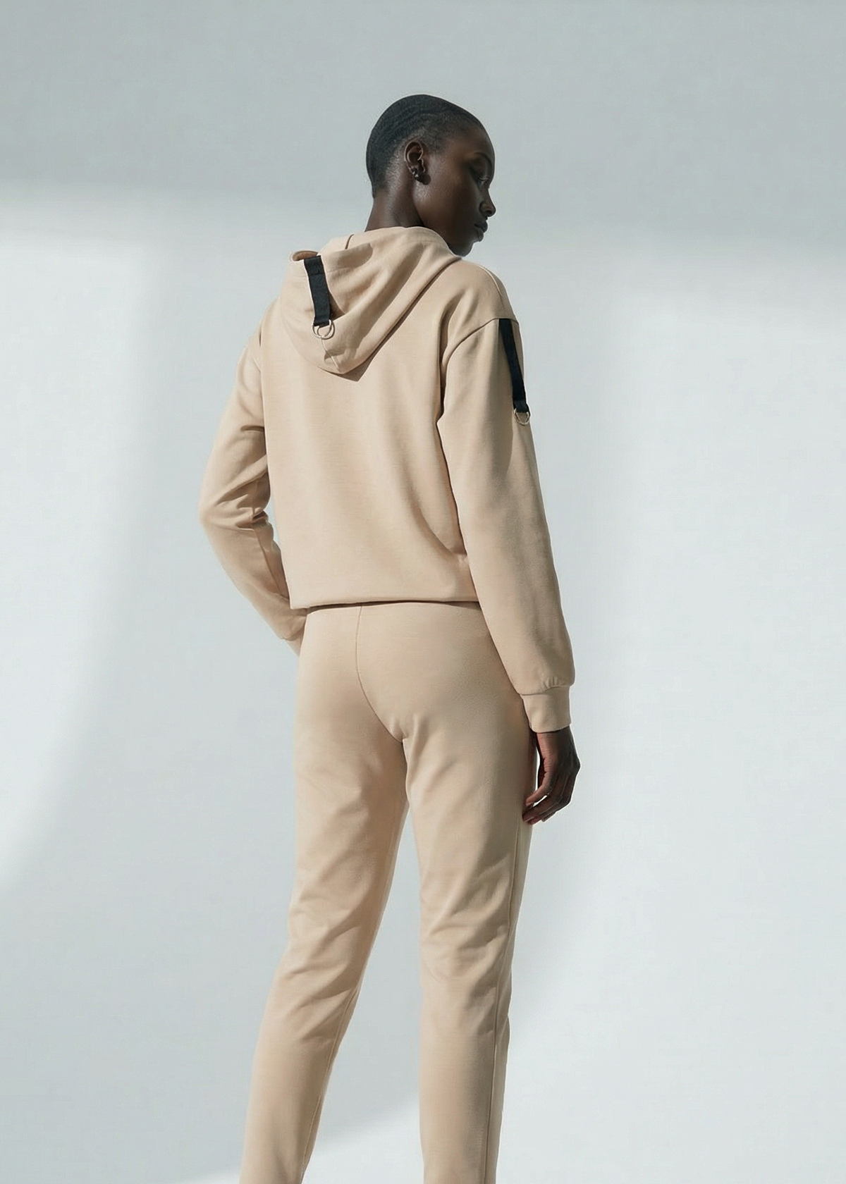 Bluza sportowa kangurka z kapturem