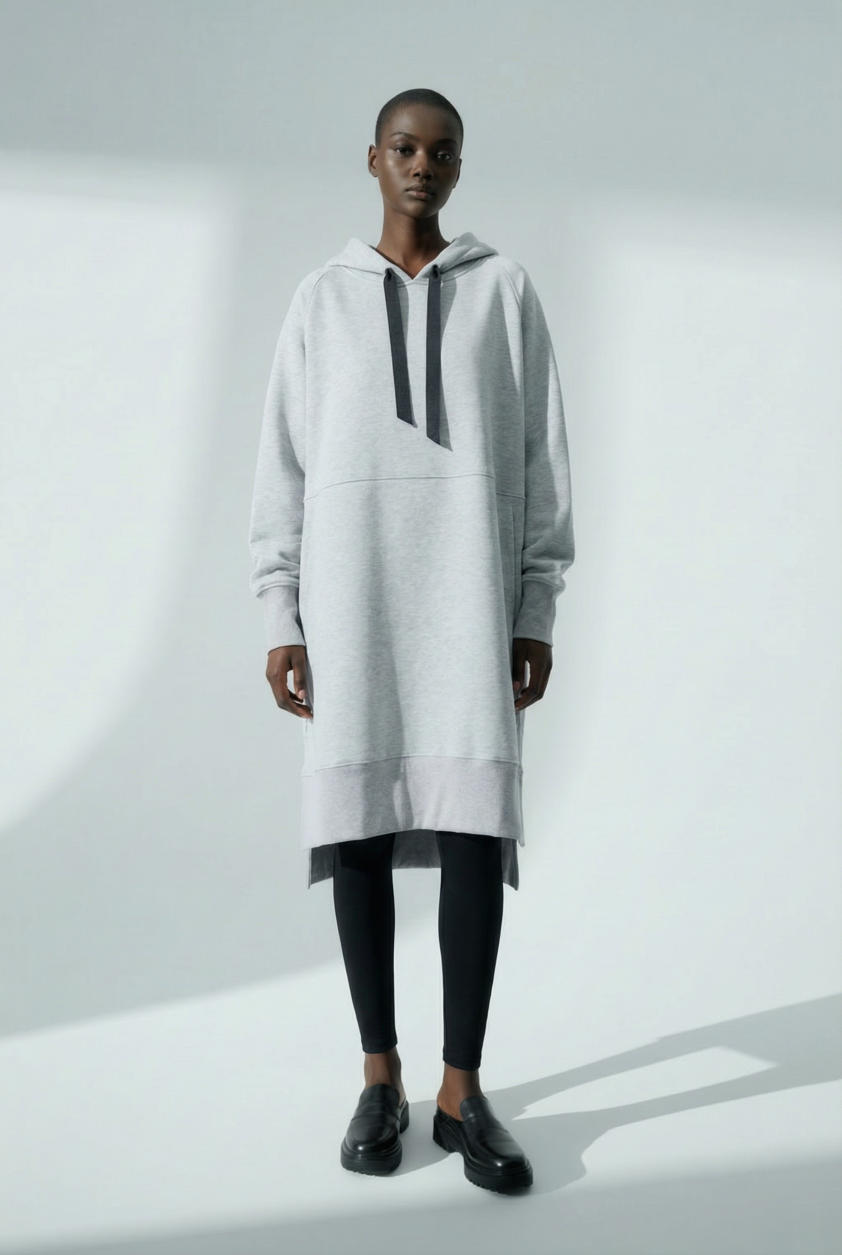 Bluza oversize z rozcięciem po bokach