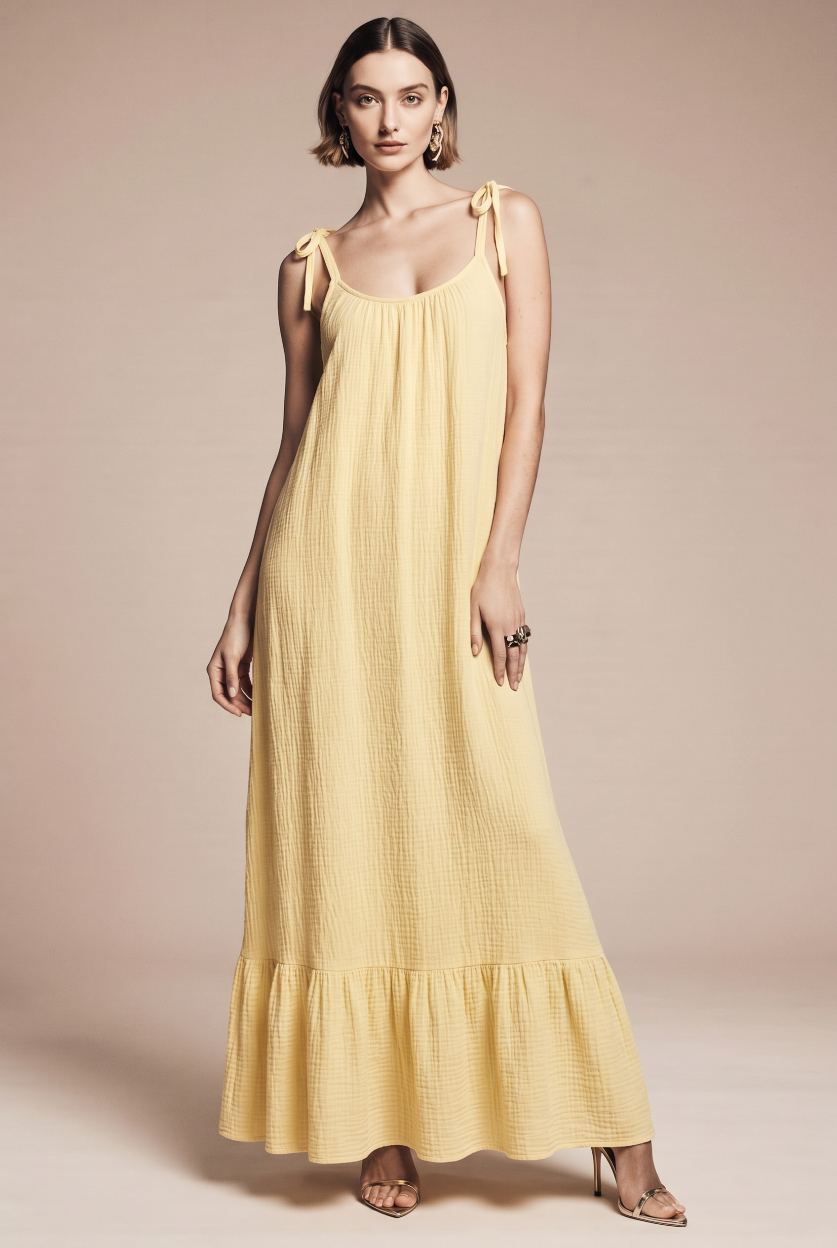 Sukienka MAXI z odkrytymi ramionami i związaniem