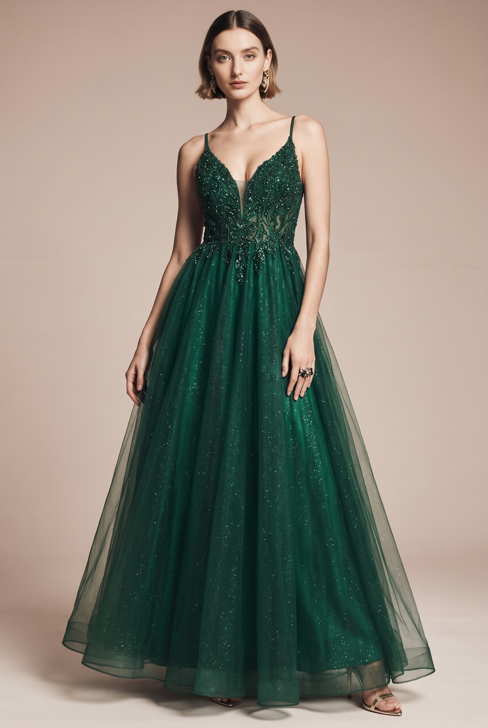 Haftowana, patchworkowa suknia wieczorowa z tiulu w kształcie litery A