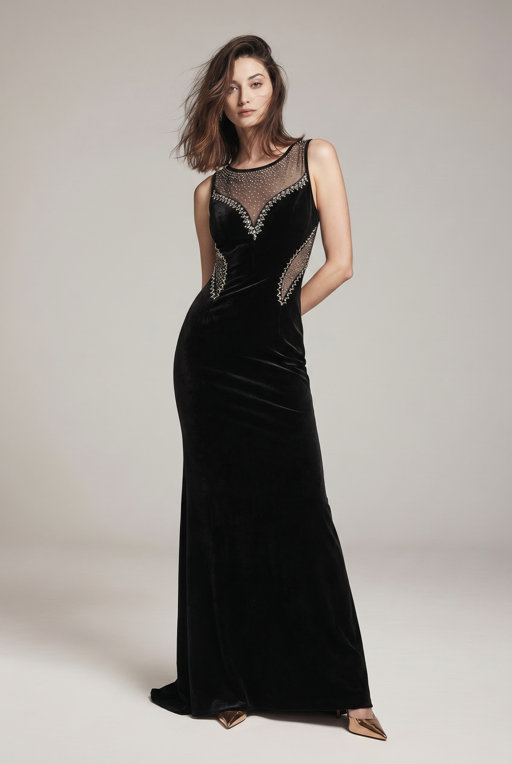Elegancka czarna sukienka Soy-soka na bal