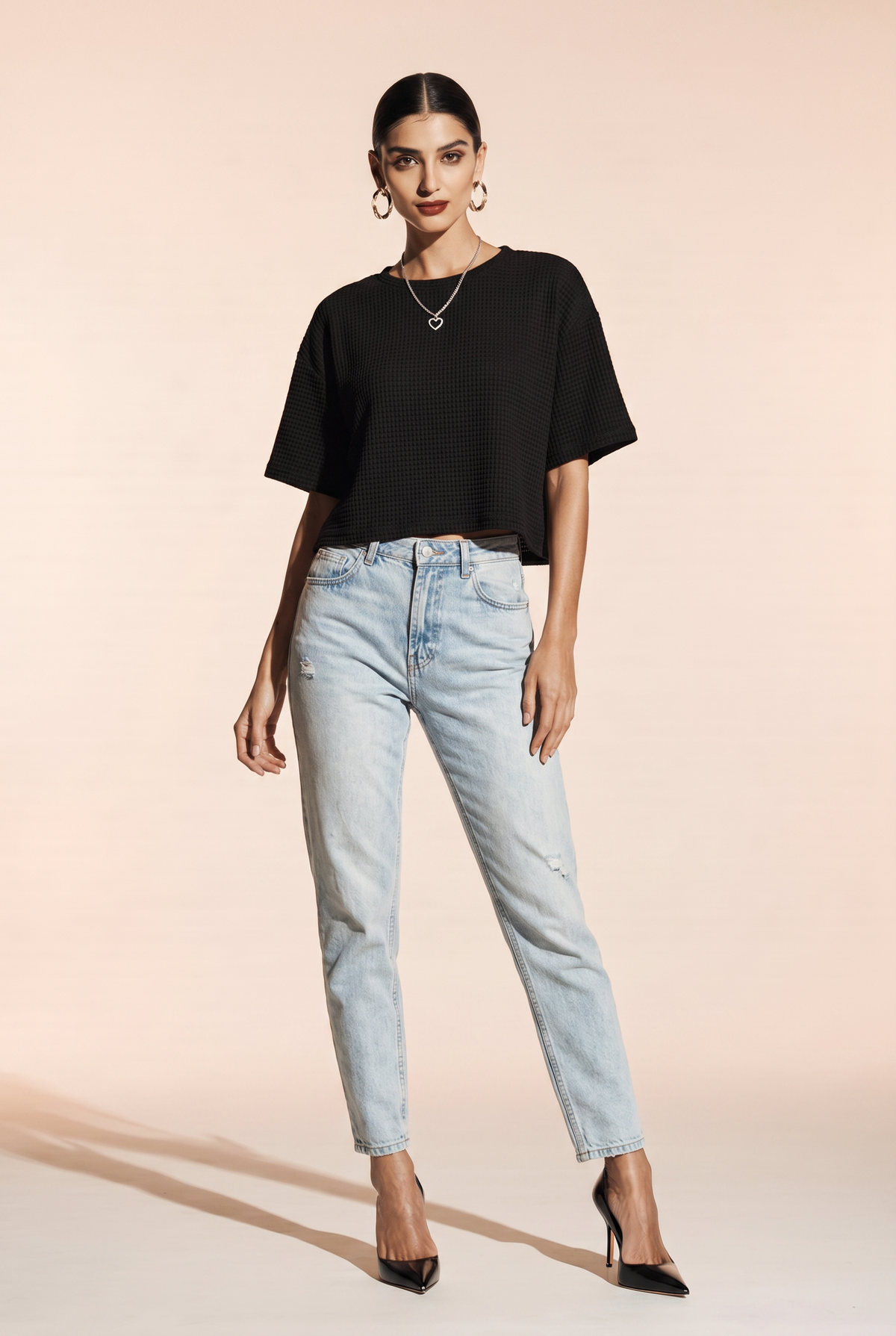 Cropped T-shirt with a jacquard weave