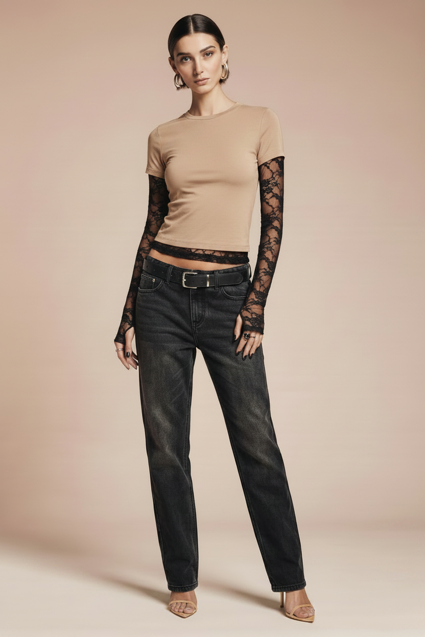 Czarny crop top z koronkowymi rękawami