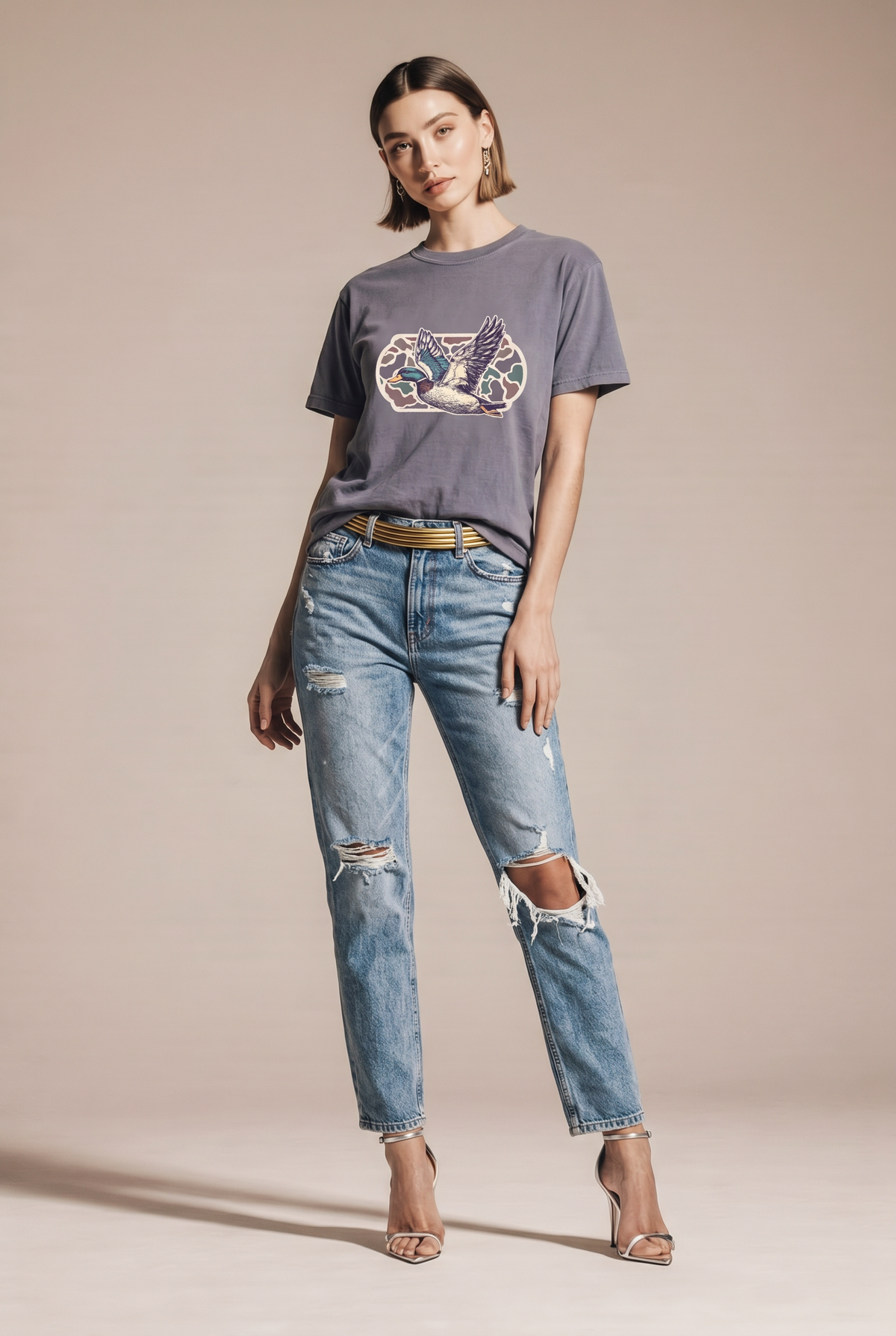 T-shirt with graphic print and round neck