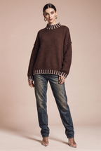 Sweter typu golf z obniżoną linią ramion