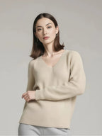 Sweter dzianinowy z dekoltem w serek