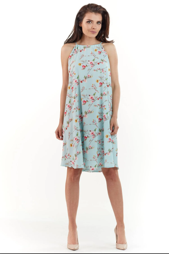 Wiosenna sukienka o trapezowym kroju z odkrytymi ramionami