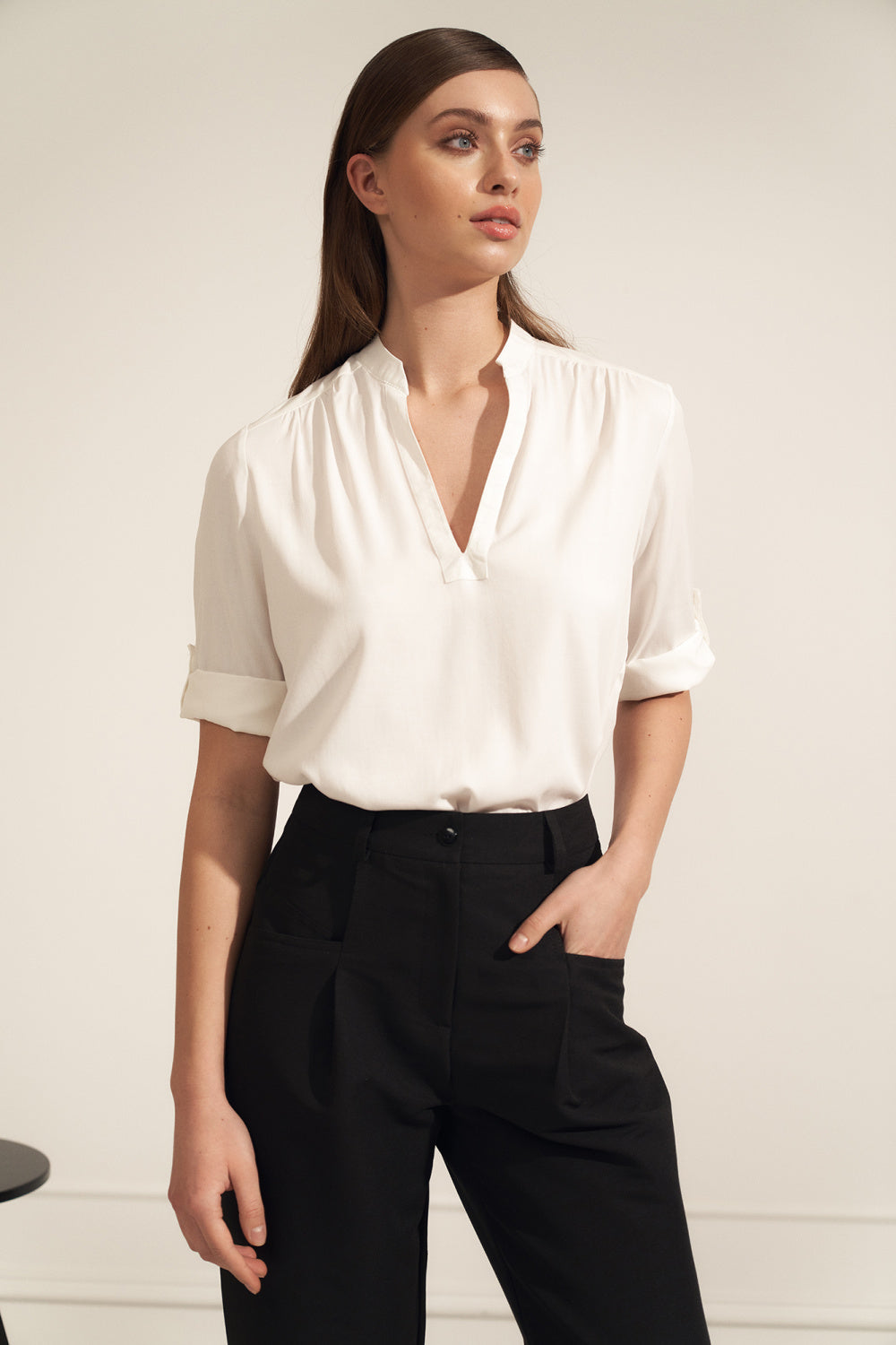 Viscose ecru blouse with rolled-up sleeves B184 Ecru - Nife