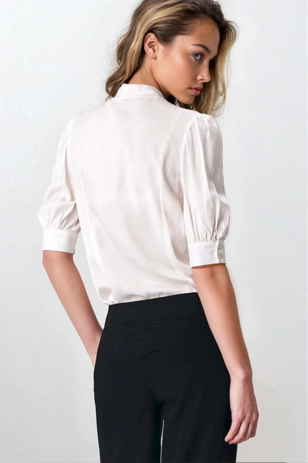 Elegant ecru blouse with a tie at the neckline B170 Ecru - Nife