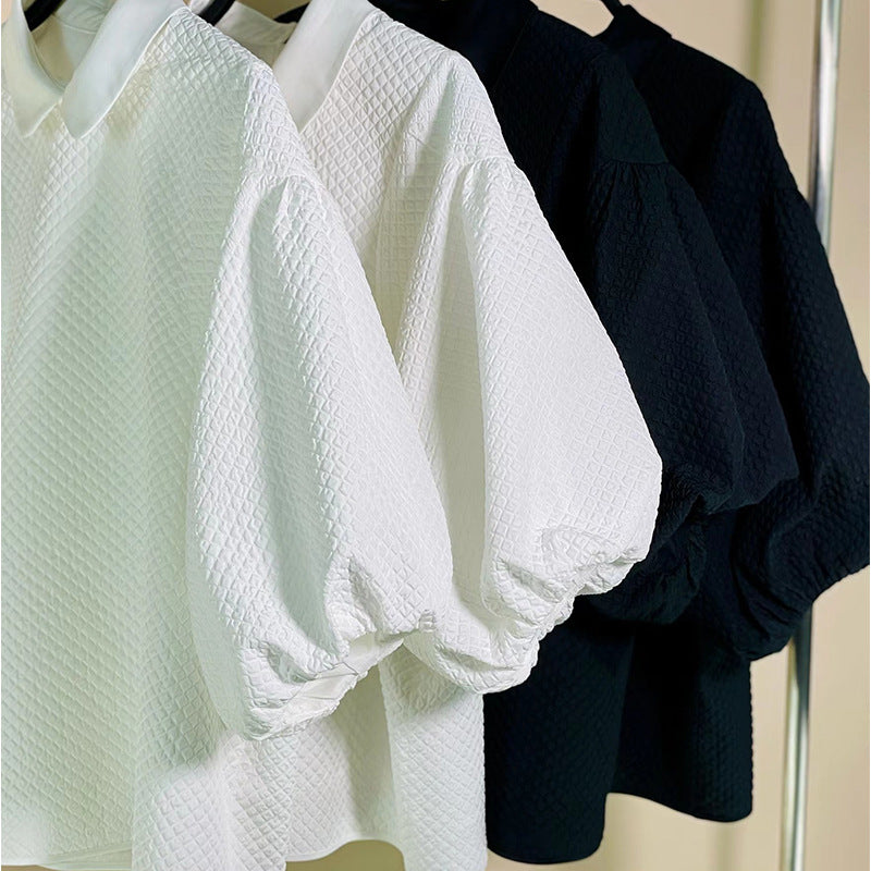 Sweter z bufiastymi rękawami i kołnierzykiem