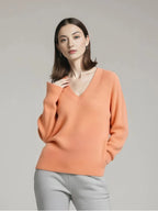 Sweter dzianinowy z dekoltem w serek