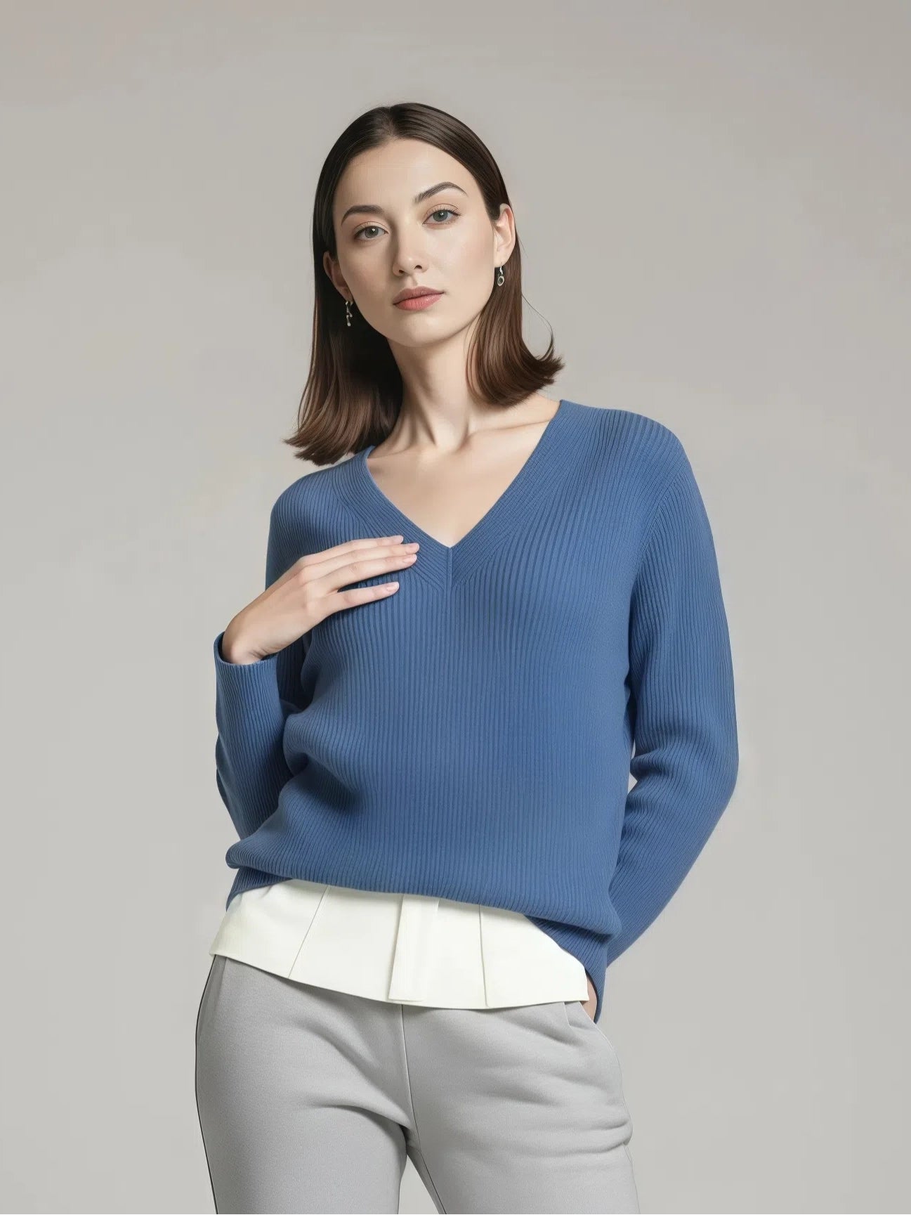 Sweter dzianinowy z dekoltem w serek