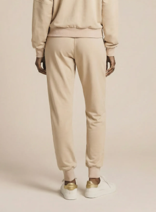 Luźne sportowe spodnie z ozdobnymi szwami