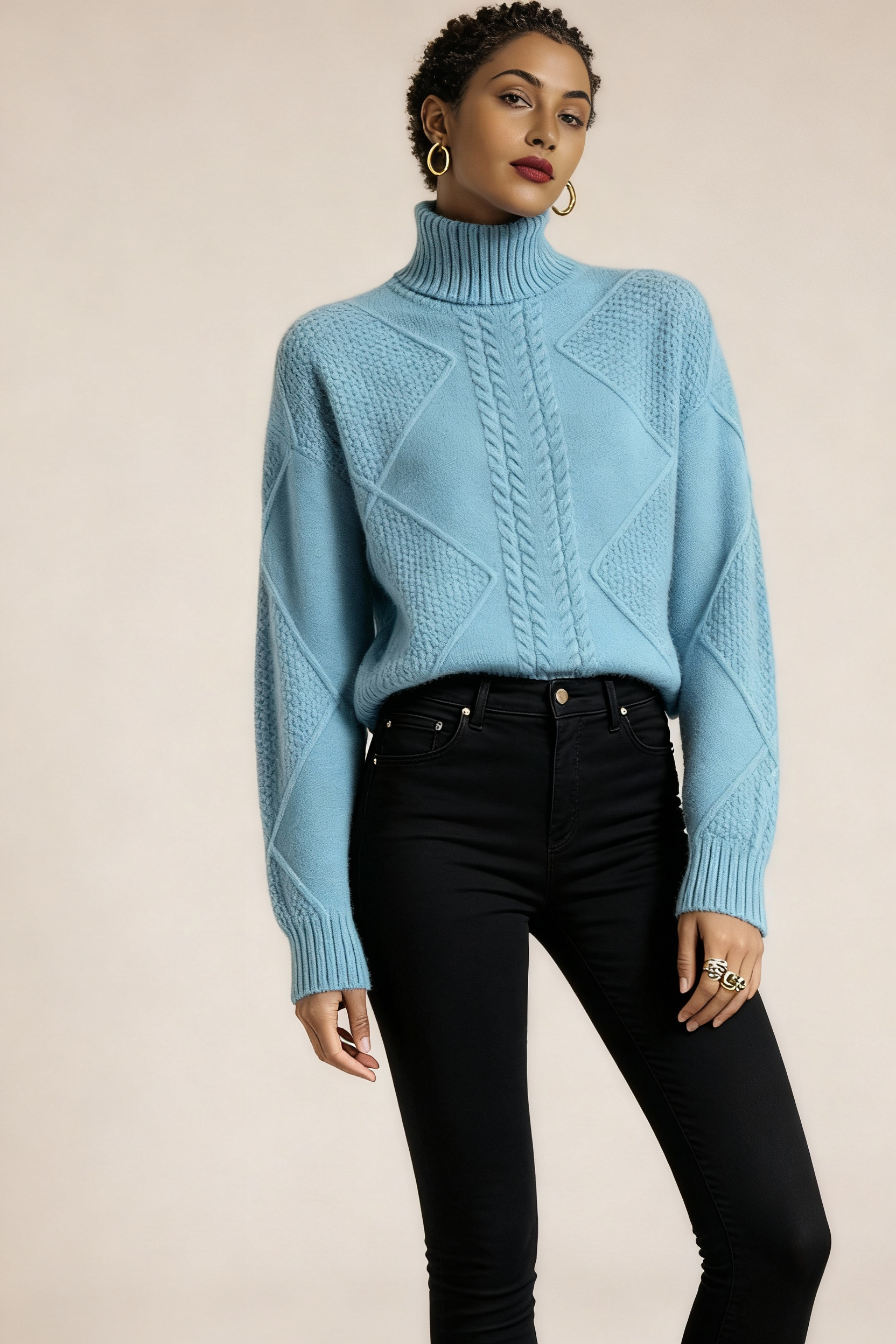 Luźny kaszmirowy sweter z wysokim kołnierzem