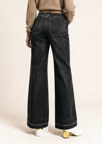 Spodnie jeansowe proste z rozszerzanymi nogawkami