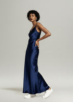 Aksamitna cienka sukienka na studniówke 2026