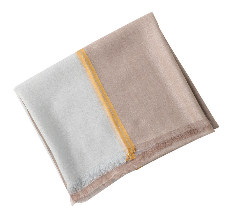 Elegancki jesienno-zimowy szal z kaszmiru