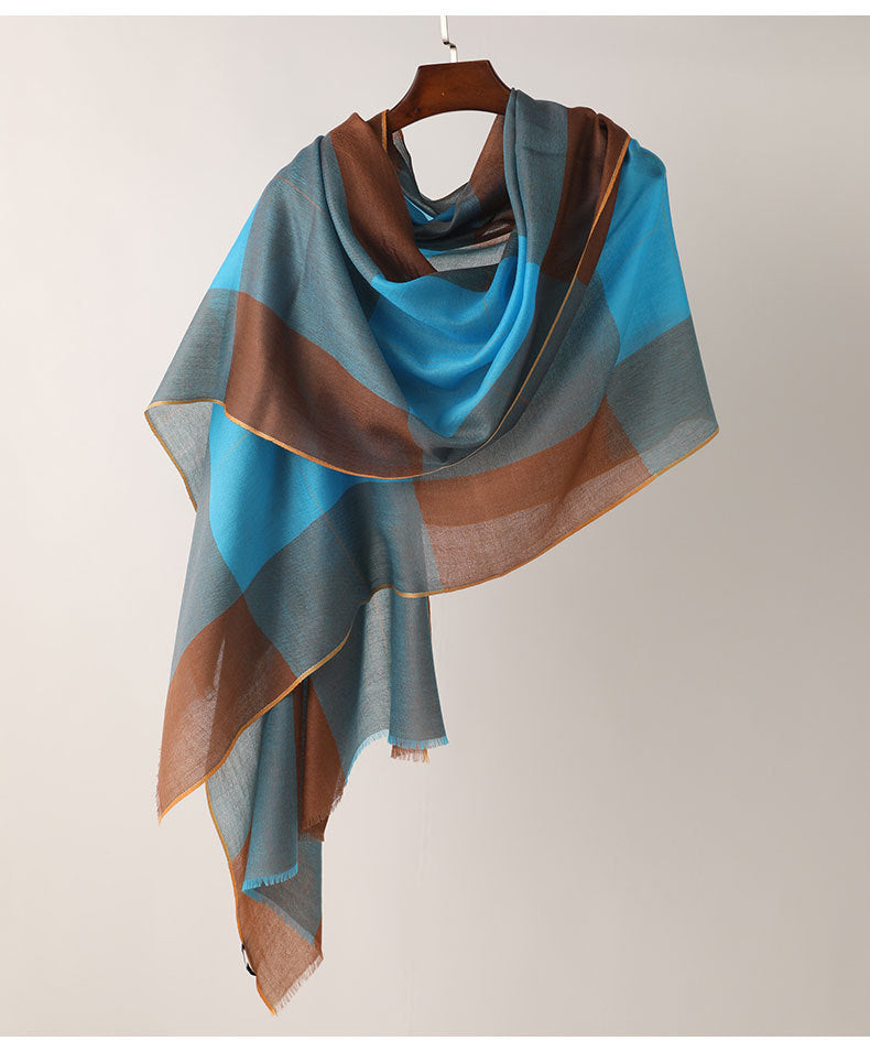 Wielokolorowy długi szal w kratkę