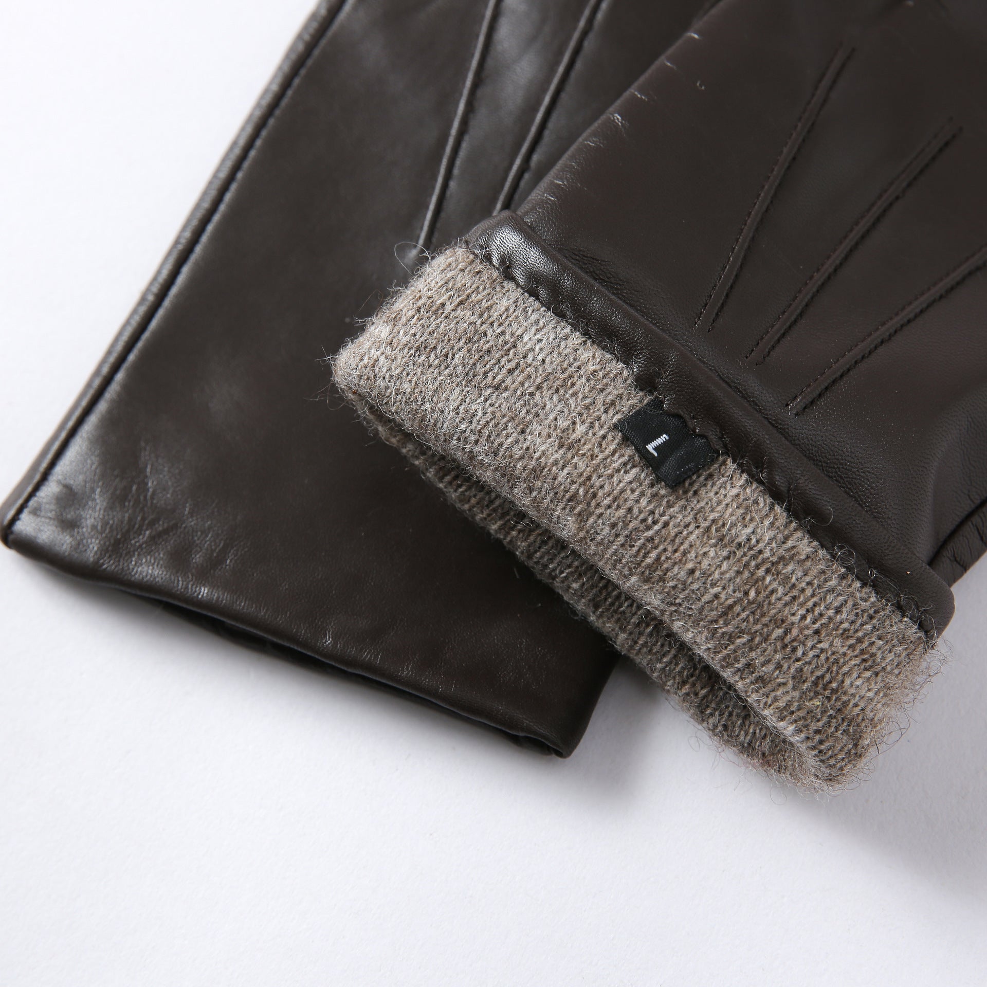 Stylowe rękawiczki z wydłużonej koziej skóry