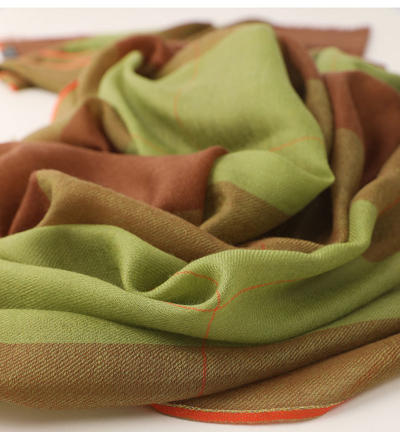 Wielokolorowy długi szal w kratkę