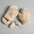 Aksamitne rękawiczki dzianinowe na sznurku