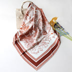 Wzorzysta chusta przedstawiająca łąkę