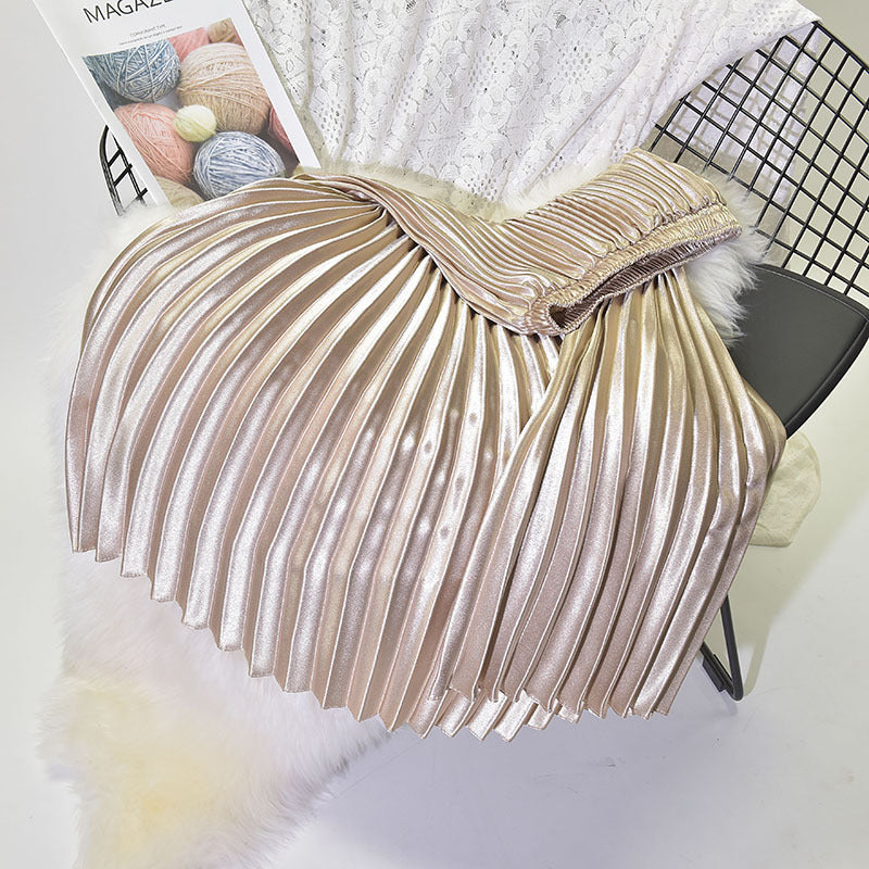 Plisowana spódnica retro na każdą porę roku