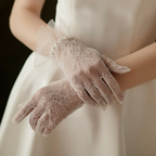 Eleganckie wyjściowe koronkowo-perłowe rękawiczki