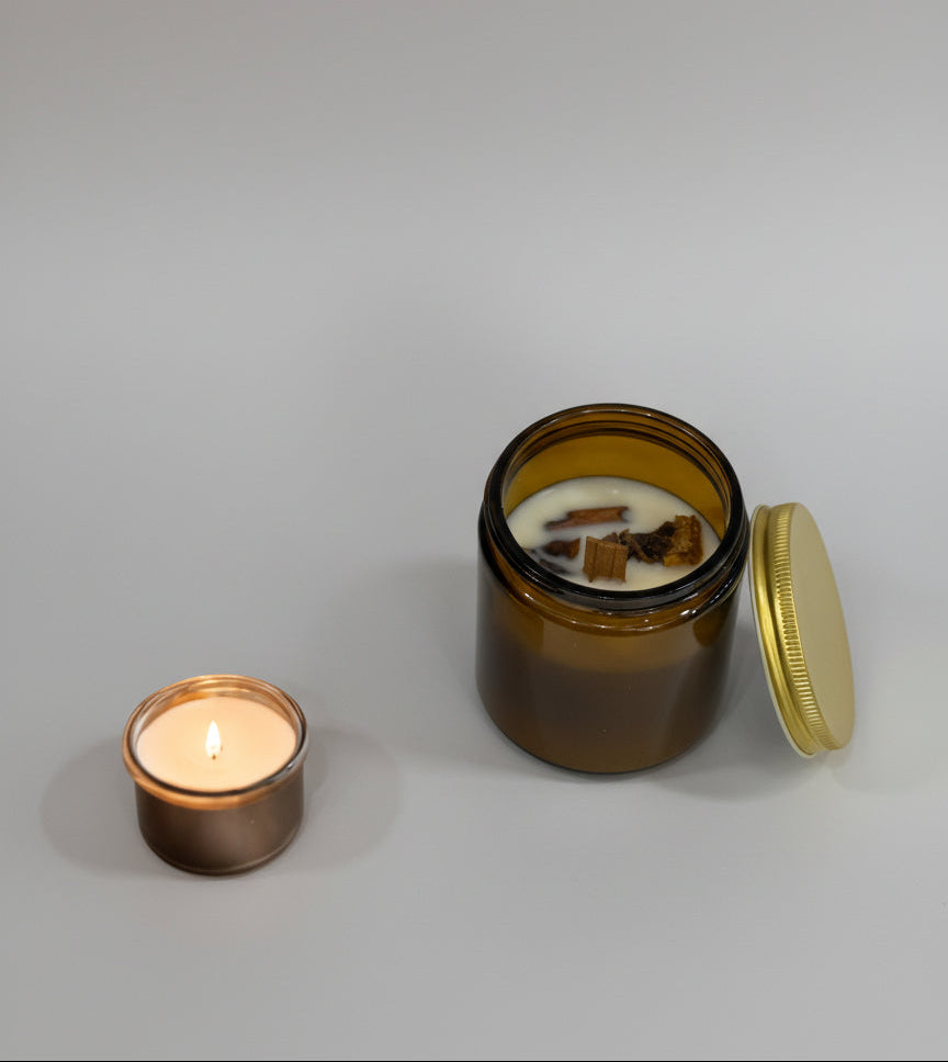 Świąteczna świeczka sojowa zapachowa "Karmelowy urok"