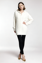 Luźny wełniany sweter z kapturem