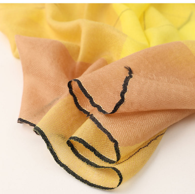 Wielokolorowy długi szal w kratkę