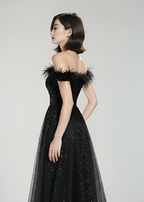 Brokatowa sukienka wieczorowa MAXI z piórami