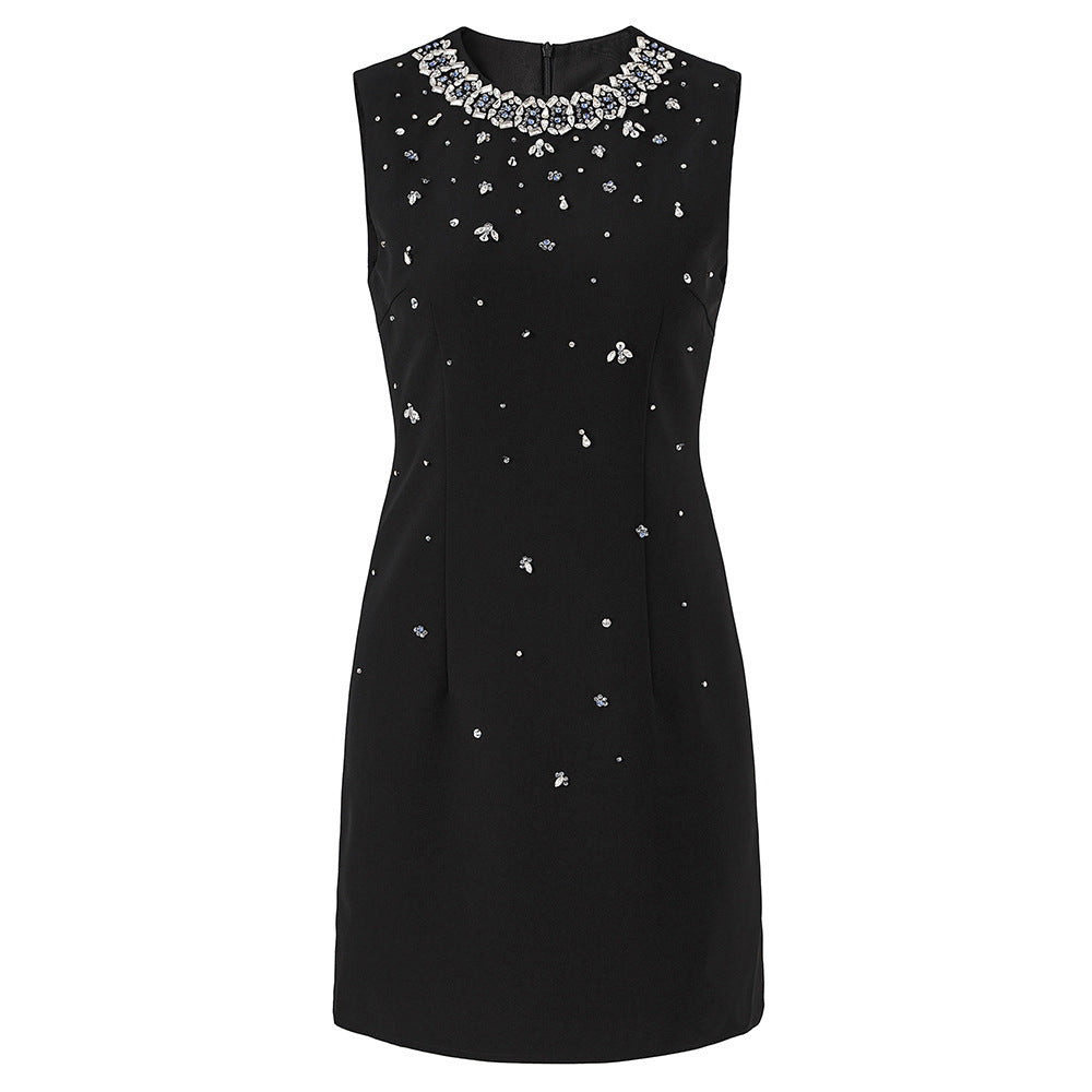 Wyjściowa sukienka bez rękawów z koralikami