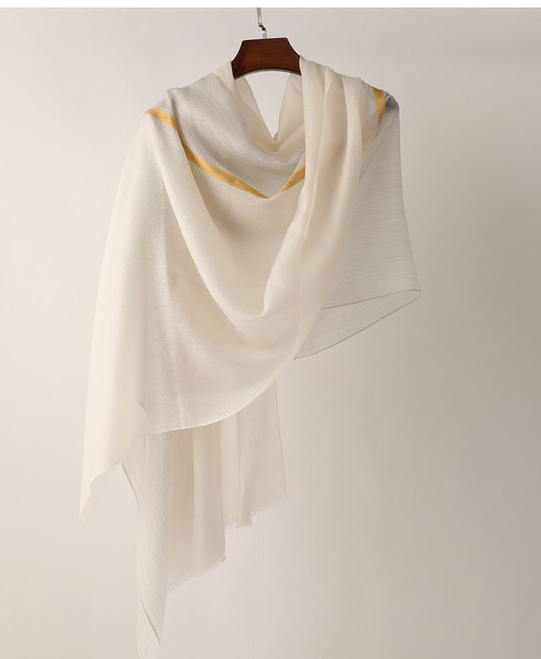 Elegancki jesienno-zimowy szal z kaszmiru