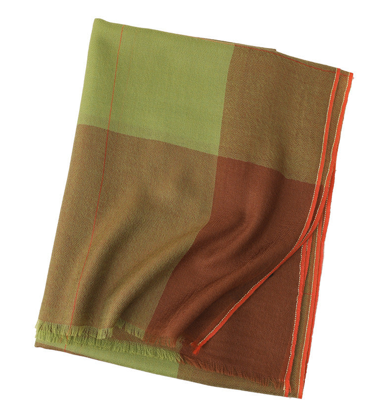 Wielokolorowy długi szal w kratkę